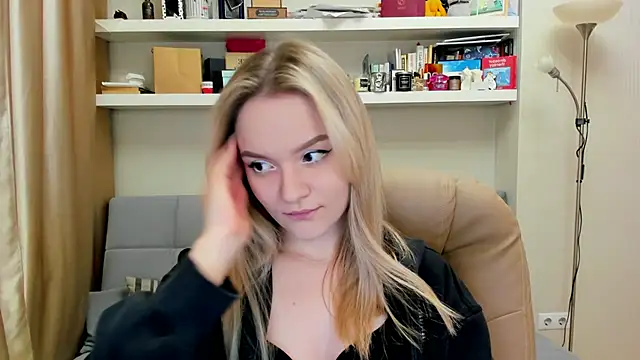 Kara Smith  online show from 03.06.25