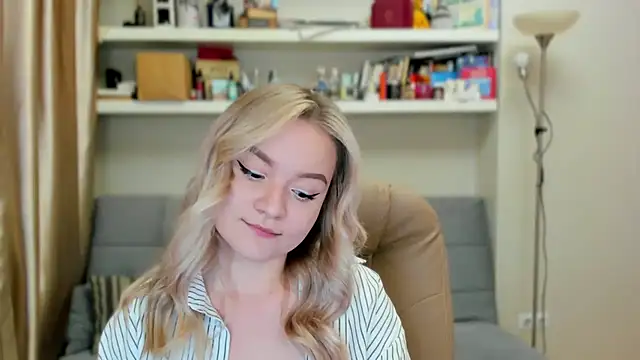 Kara Smith  online show from 09.14.25