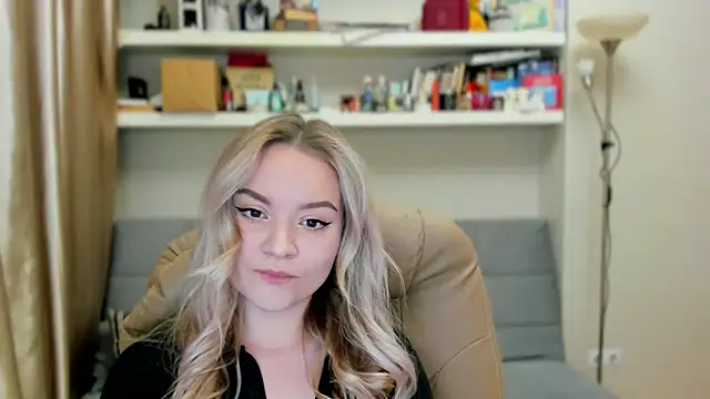 Kara Smith  online show from 10.25.25