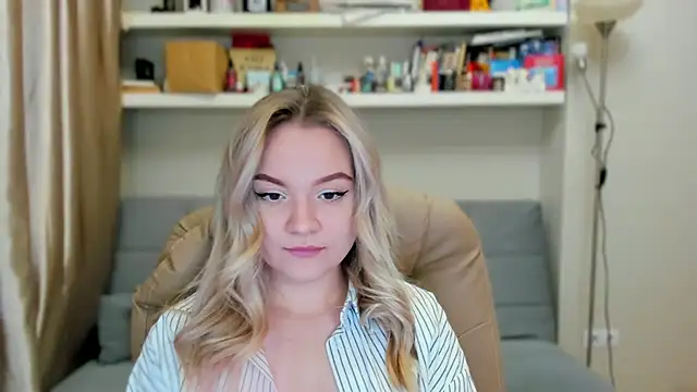 Kara Smith  online show from 11.09.25