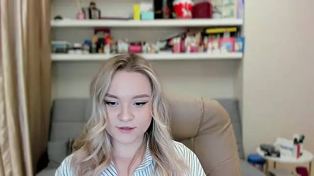 Kara Smith  online show from 07.12.26
