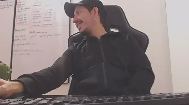 Snapshot of David_Blake69 chatting on 03.09.25 David Blake69 online show from 03.09.25