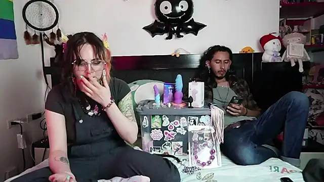 Snapshot of Devil_And_Princess chatting on 01.19.26 Devil And Princess online show from 01.19.26