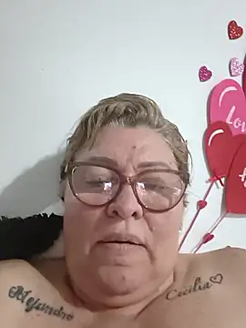 Snapshot of Olgahunder chatting on 04.03.26 Olgahunder online show from 04.03.26