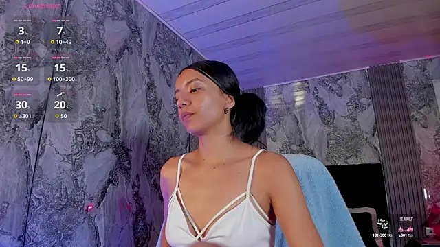 Snapshot of AshleyVega01 chatting on 09.24.25 AshleyVega01 online show from 09.24.25