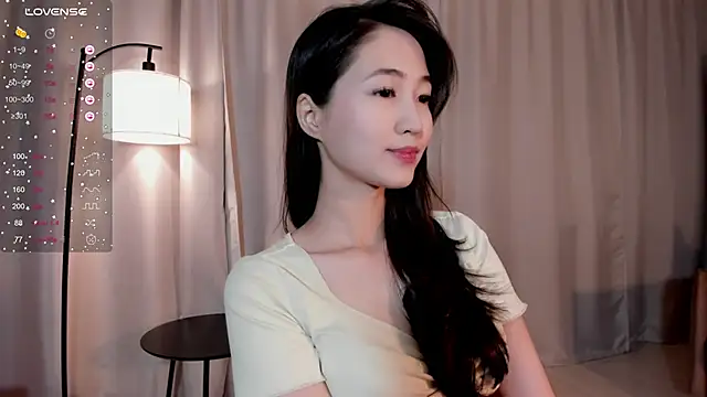 Snapshot of SeulBi chatting on 11.17.25 SeulBi online show from 11.17.25