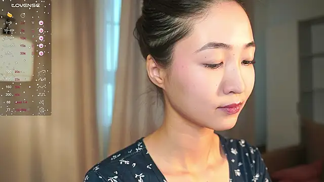 Snapshot of SeulBi chatting on 11.26.25 SeulBi online show from 11.26.25