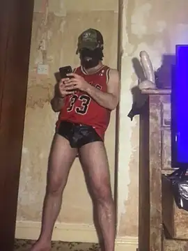 Snapshot of HairyCubBttmboy chatting on 03.18.25 HairyCubBttmboy online show from 03.18.25