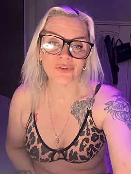 Curvy-Cleo online show from 02.03.26