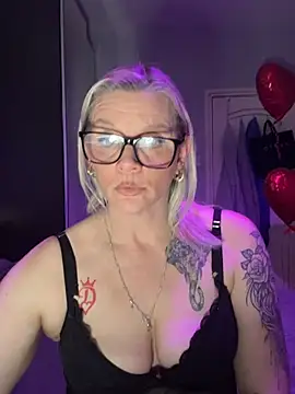 Curvy-Cleo online show from 02.15.26