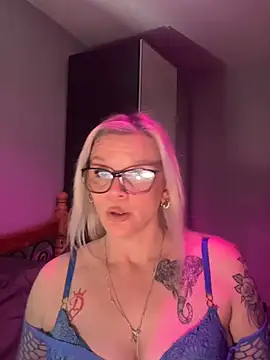 Curvy-Cleo online show from 04.11.26