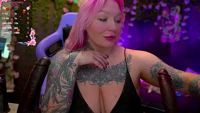 Snapshot of BlackedBarbie chatting on 09.26.25 BlackedBarbie online show from 09.26.25