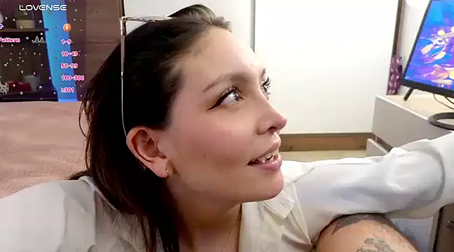 Snapshot of Te_para_2 chatting on 03.17.25 Te para 2 online show from 03.17.25