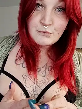 Snapshot of TiffiChantiT2 chatting on 03.10.25 TiffiChantiT2 online show from 03.10.25