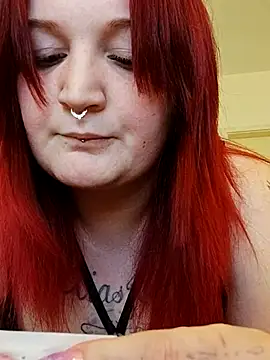 Snapshot of TiffiChantiT2 chatting on 03.18.25 TiffiChantiT2 online show from 03.18.25