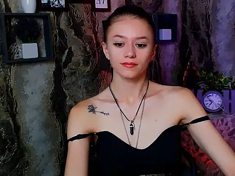 LanaTey online show from 09.10.25