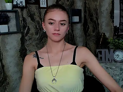 LanaTey online show from 10.16.25