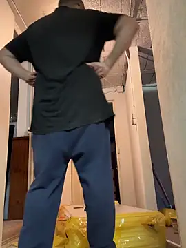 billybib83 online show from 10.24.25