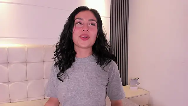 Snapshot of iberiavega chatting on 03.20.25 iberiavega online show from 03.20.25