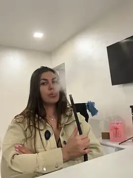 Snapshot of AngelinaMeov chatting on 03.17.25 AngelinaMeov online show from 03.17.25