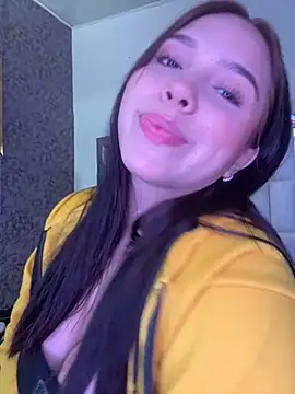 Snapshot of LunaCandy_ chatting on 11.19.25 LunaCandy online show from 11.19.25