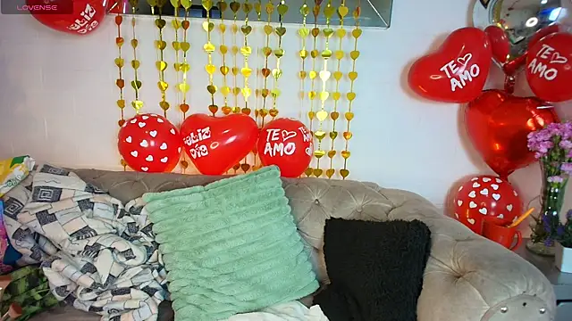 Snapshot of EllenaBoobs_ chatting on 09.10.25 EllenaBoobs online show from 09.10.25