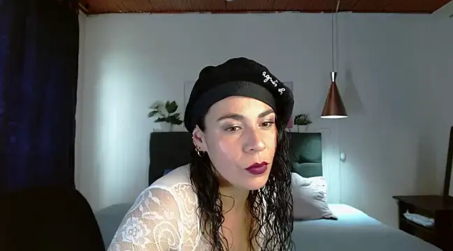 Snapshot of mia_velvet1 chatting on 03.13.25 mia velvet1 online show from 03.13.25