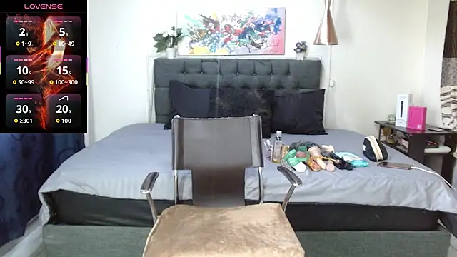 Snapshot of mia_velvet1 chatting on 10.14.25 mia velvet1 online show from 10.14.25