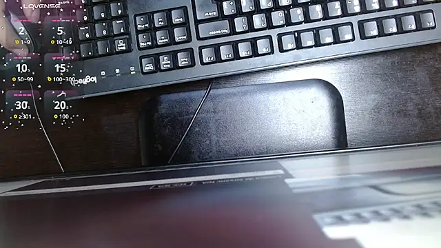 Snapshot of mia_velvet1 chatting on 10.28.25 mia velvet1 online show from 10.28.25