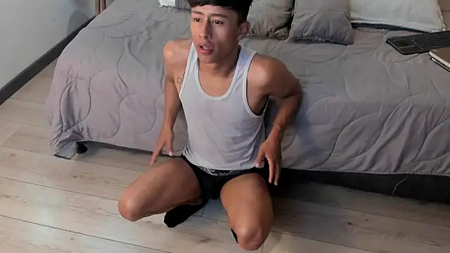 Snapshot of labrinthteasing chatting on 03.15.25 labrinthteasing online show from 03.15.25