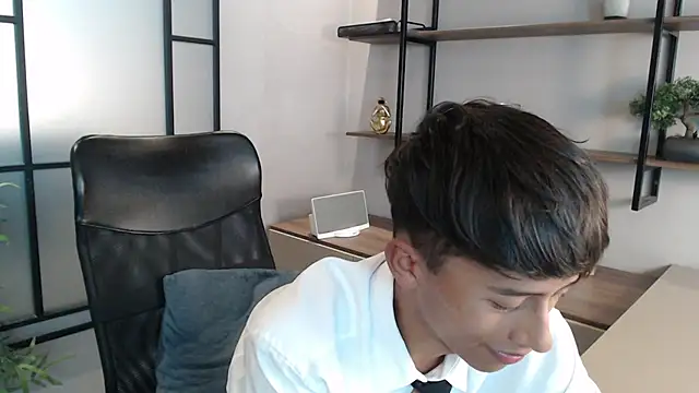 Snapshot of labrinthteasing chatting on 03.17.25 labrinthteasing online show from 03.17.25