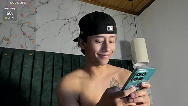 Snapshot of labrinthteasing chatting on 09.18.25 labrinthteasing online show from 09.18.25