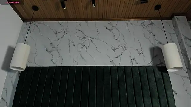 Snapshot of labrinthteasing chatting on 11.28.25 labrinthteasing online show from 11.28.25