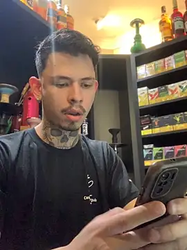 Snapshot of craxybaby chatting on 11.28.25 craxybaby online show from 11.28.25