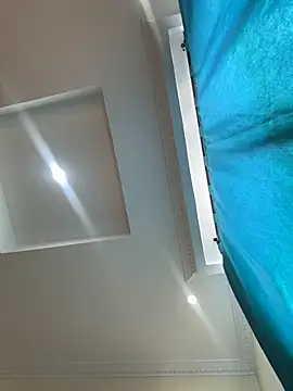 Snapshot of Ivelleee_ chatting on 11.04.25 Ivelleee online show from 11.04.25