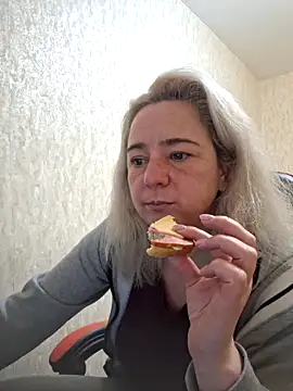 Snapshot of my_Kazka chatting on 02.13.26 my Kazka online show from 02.13.26