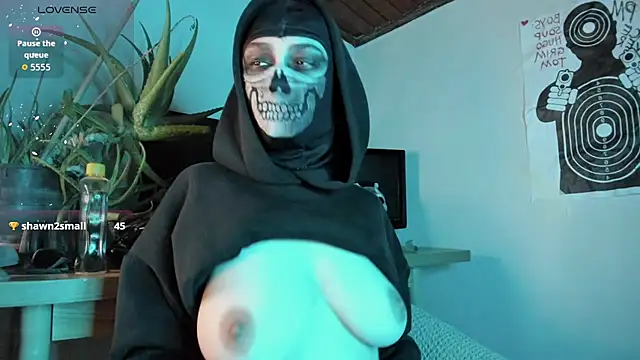 Snapshot of cos_operator chatting on 09.26.25 cos operator online show from 09.26.25