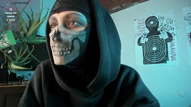 Snapshot of cos_operator chatting on 09.28.25 cos operator online show from 09.28.25