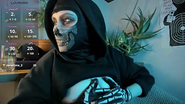 Snapshot of cos_operator chatting on 10.09.25 cos operator online show from 10.09.25