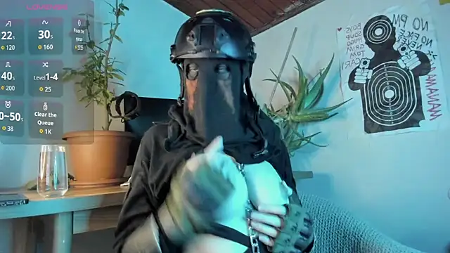 Snapshot of cos_operator chatting on 10.12.25 cos operator online show from 10.12.25