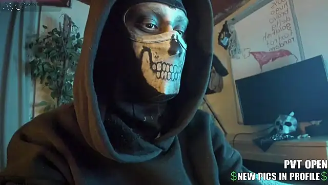 Snapshot of cos_operator chatting on 01.05.26 cos operator online show from 01.05.26