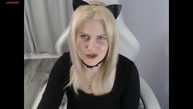 BellaStar84 online show from 10.31.25