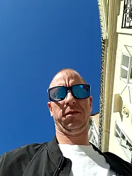 svenpfeifer online show from 03.20.25