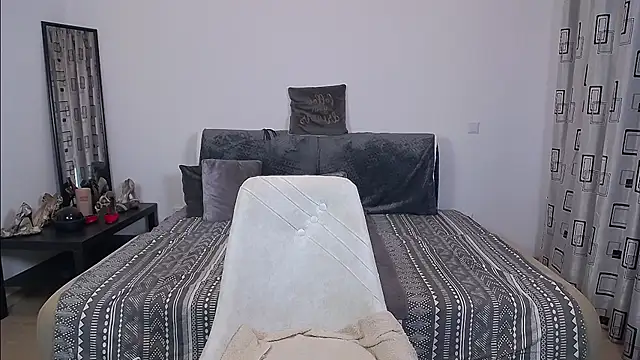 Snapshot of SharronAlexa chatting on 10.10.25 SharronAlexa online show from 10.10.25