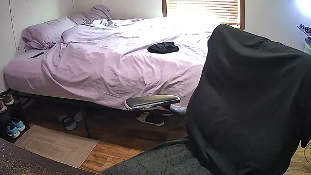 Muffdiver718 online show from 03.19.25