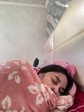 Veramaia online show from 04.14.26