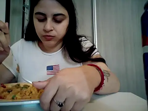 Snapshot of Veramaia chatting on 06.10.26 Veramaia online show from 06.10.26