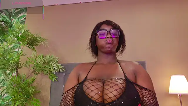 BetsyBennet  online show from 11.07.25