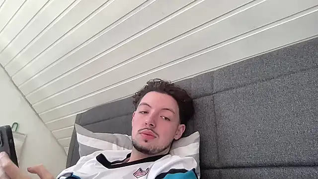 Snapshot of Sabo01 chatting on 03.18.25 Sabo01 online show from 03.18.25