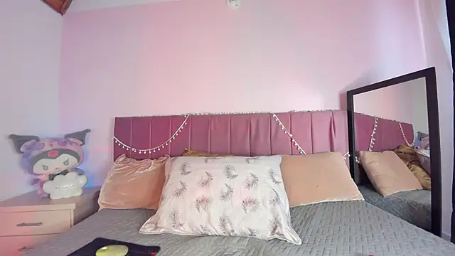 kitty-kryss online show from 11.05.25